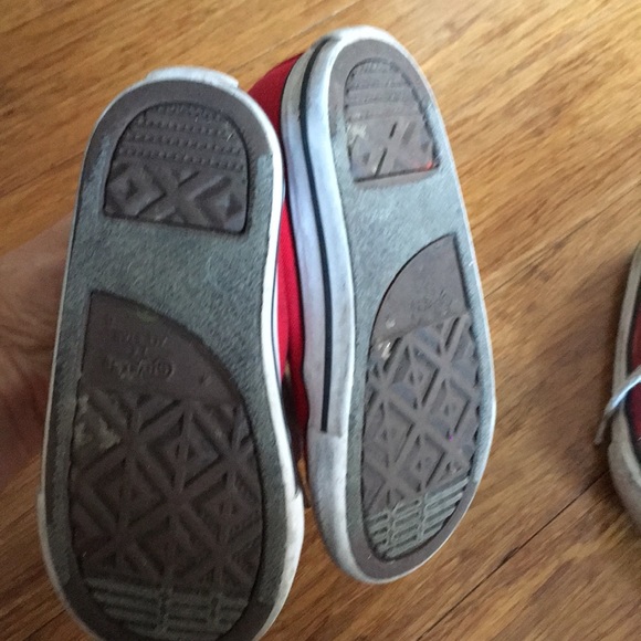 Red Toddler Converse size 8 and 9 - Picture 3 of 5